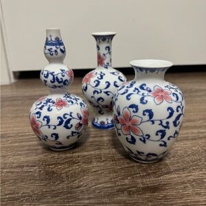 Floral Blue and White Ceramic Chinese Vases Set